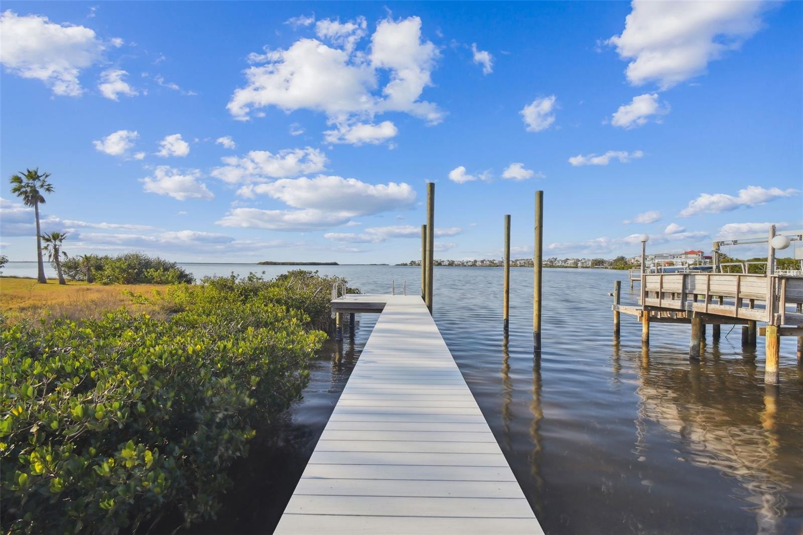 Listing photo id 69 for 1640 Sea Breeze Drive