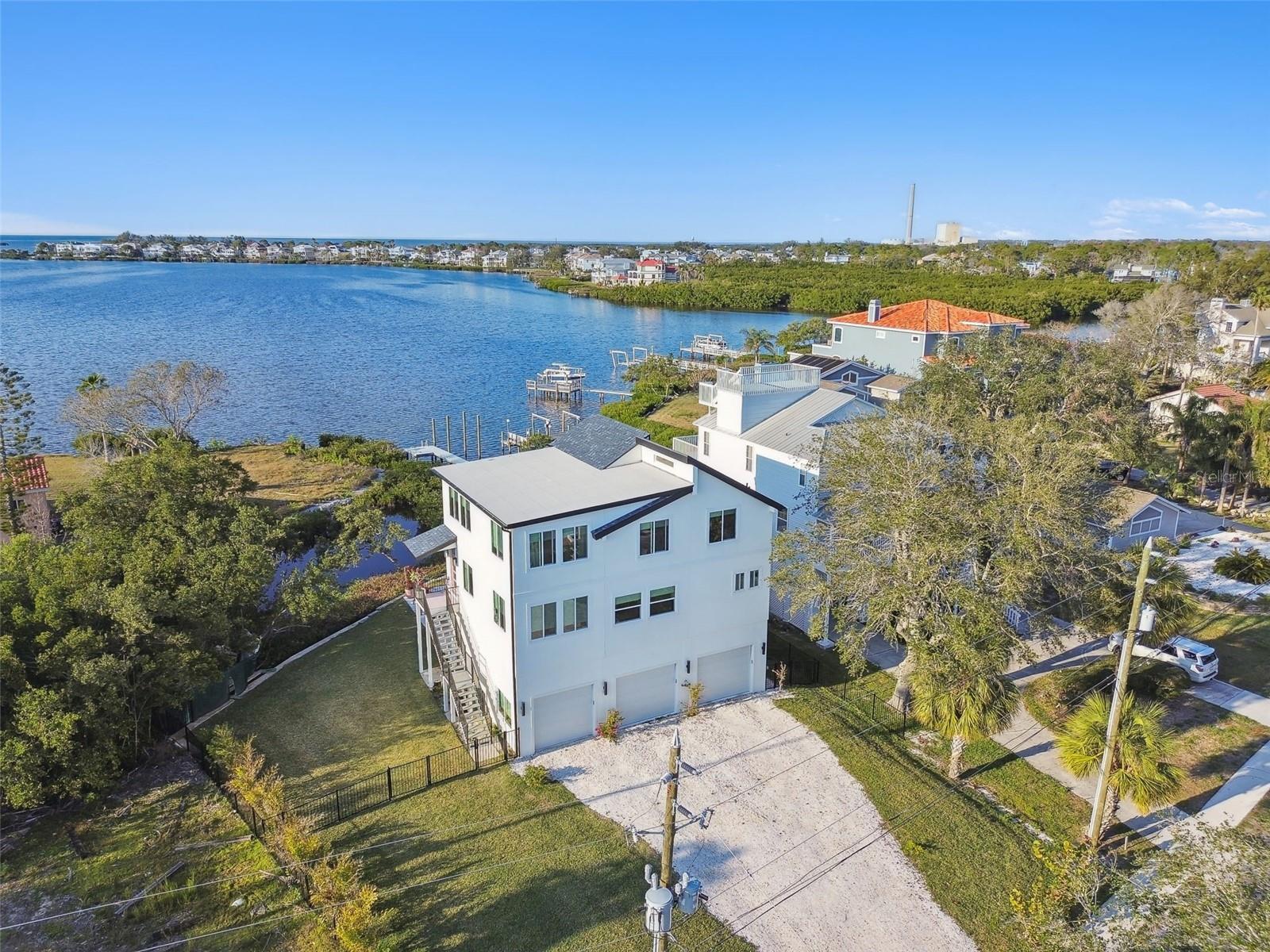 Listing photo id 76 for 1640 Sea Breeze Drive