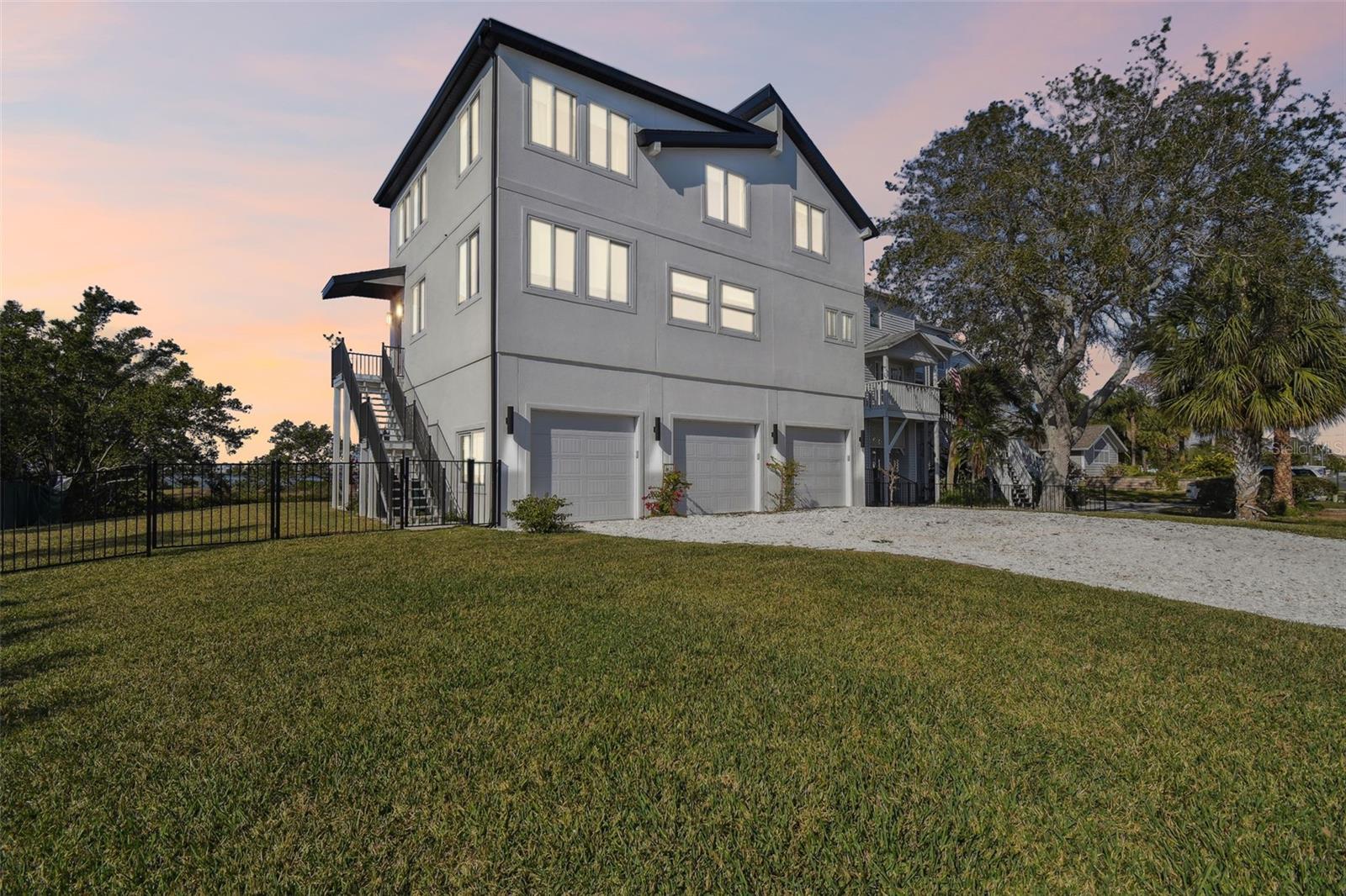 Listing photo id 82 for 1640 Sea Breeze Drive