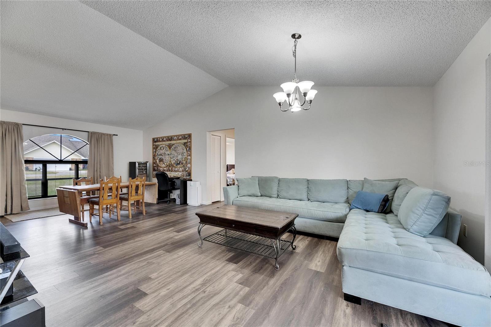 Image 11 of 43 For 1060 Colony Park Drive