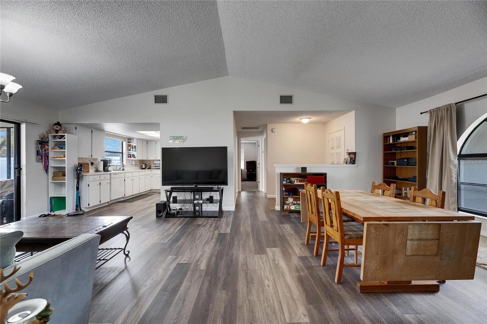 Image 14 of 43 For 1060 Colony Park Drive