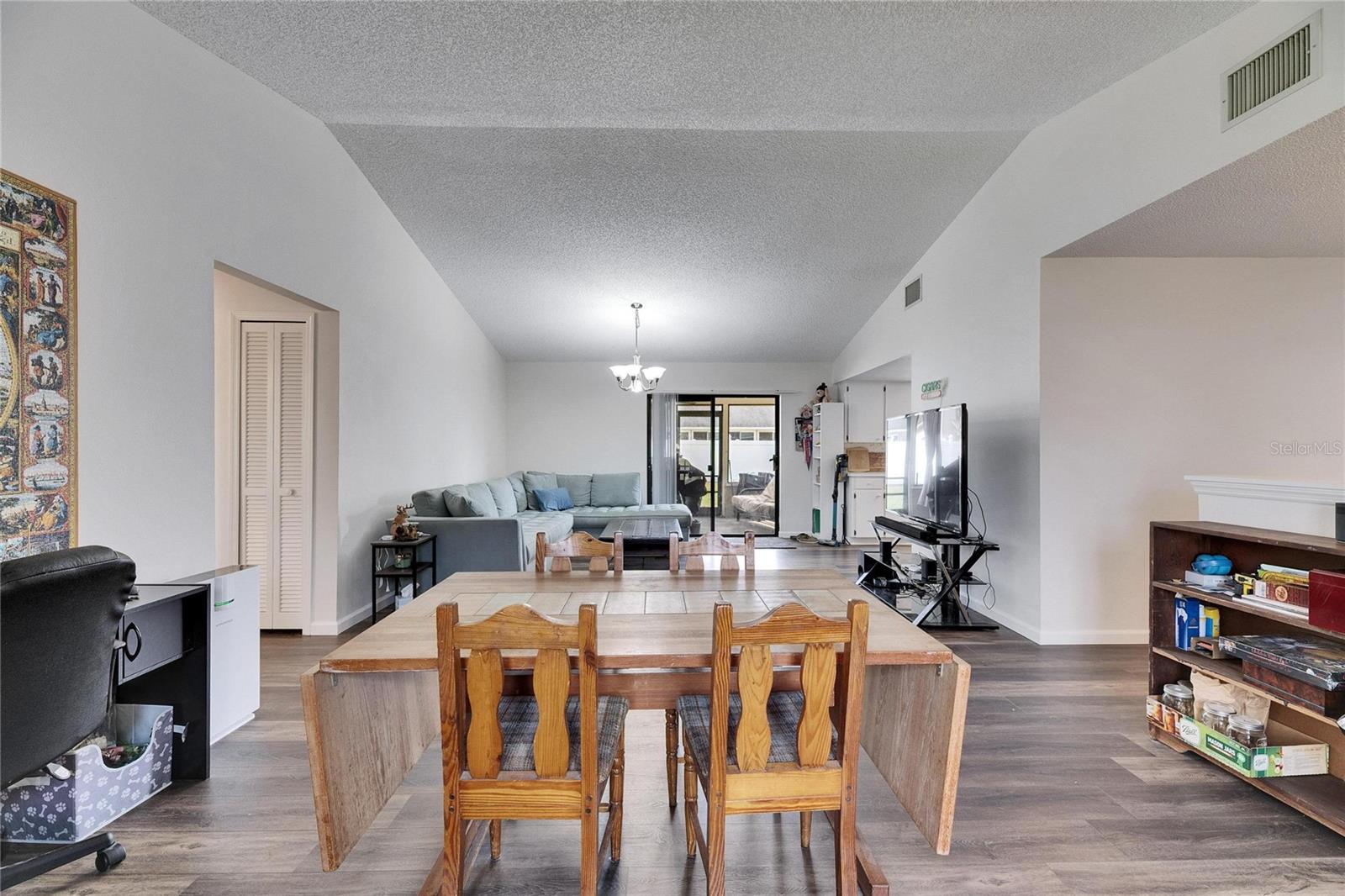 Image 15 of 43 For 1060 Colony Park Drive
