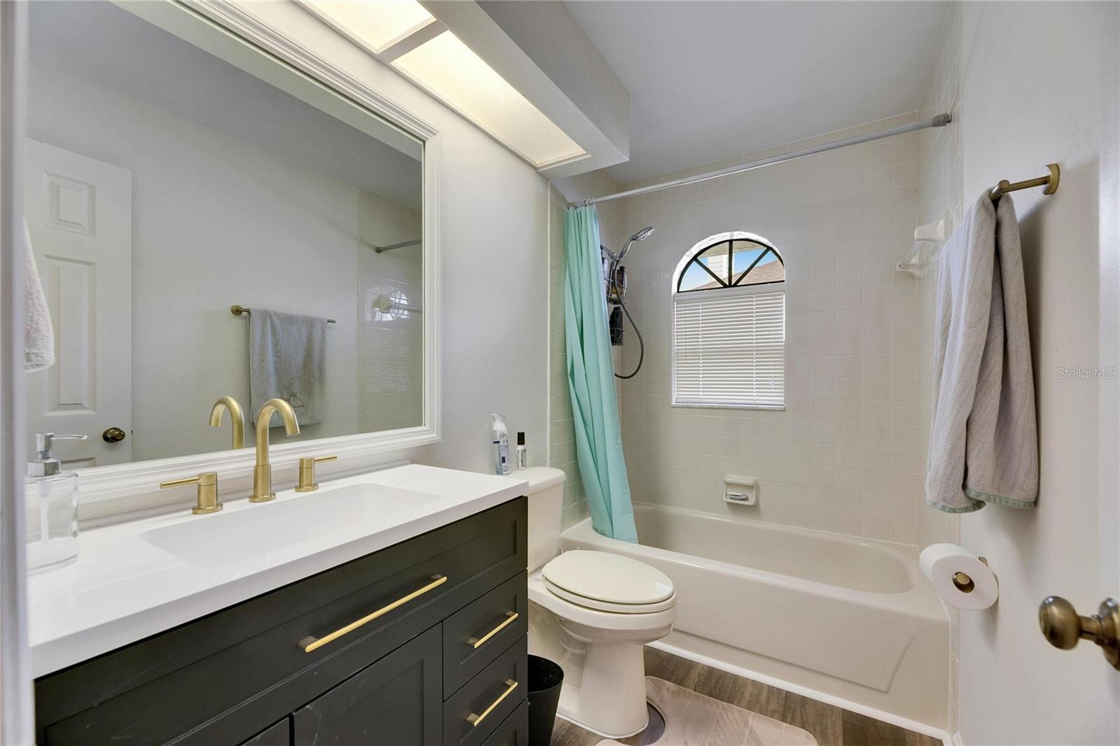 Image 30 of 43 For 1060 Colony Park Drive