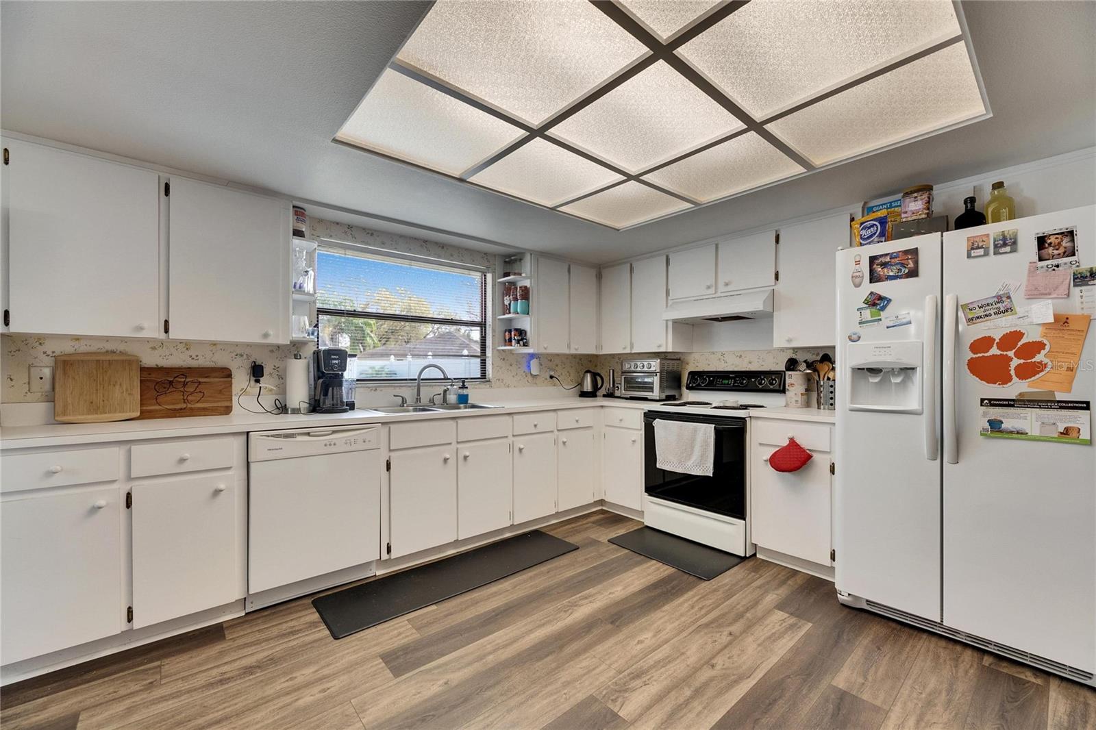 Image 8 of 43 For 1060 Colony Park Drive