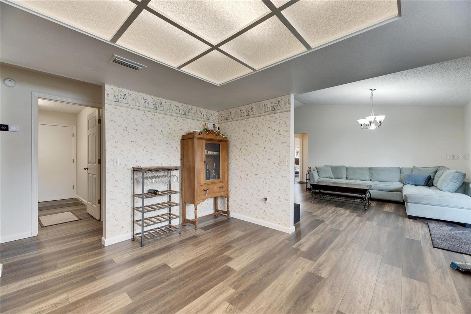 Image 9 of 43 For 1060 Colony Park Drive