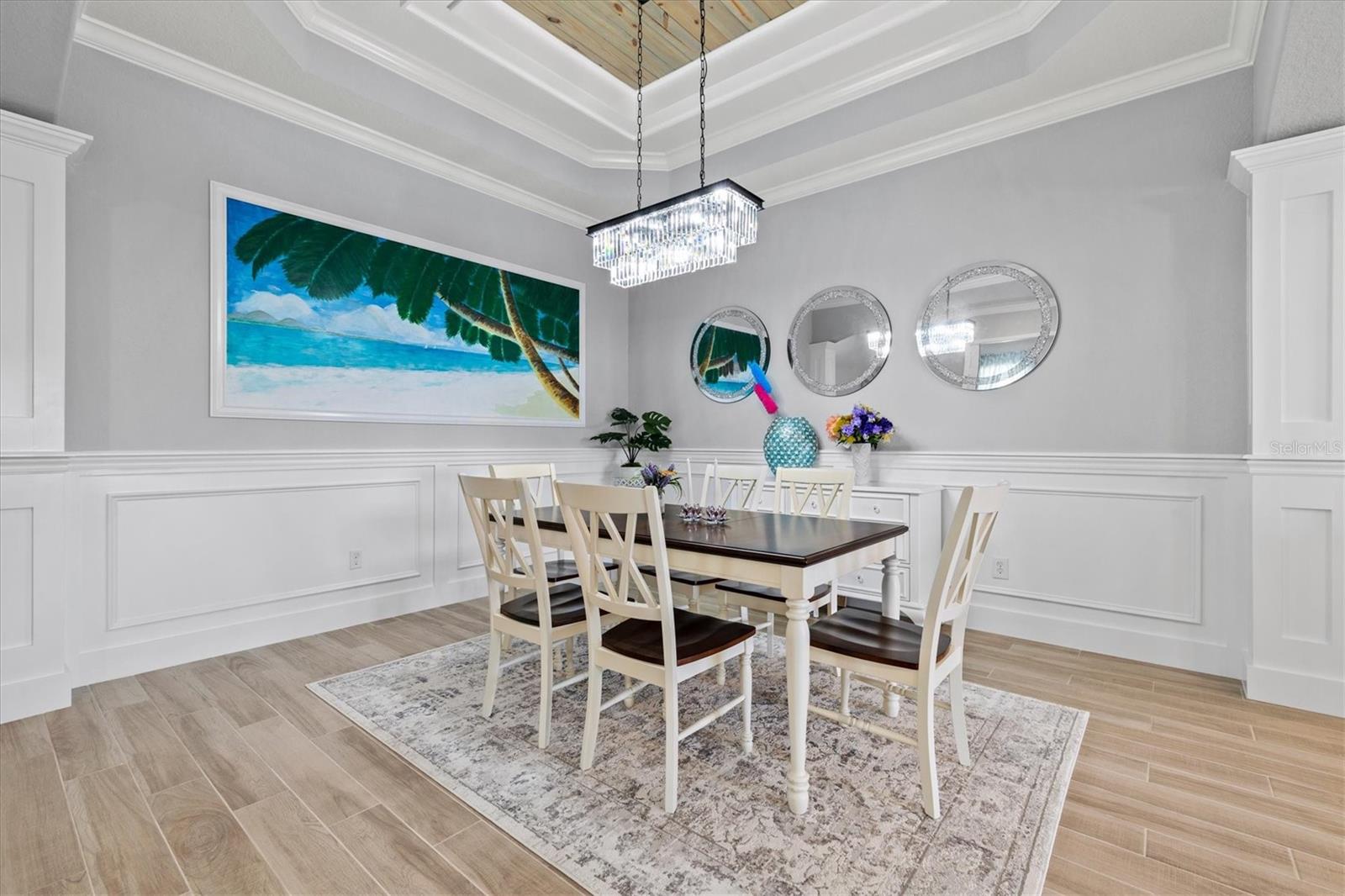 Listing photo id 8 for 5749 Cheech Glen