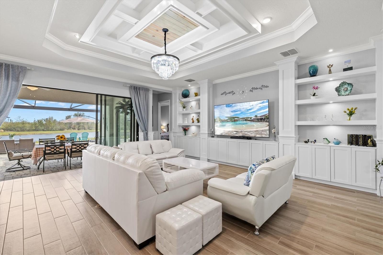 Listing photo id 10 for 5749 Cheech Glen