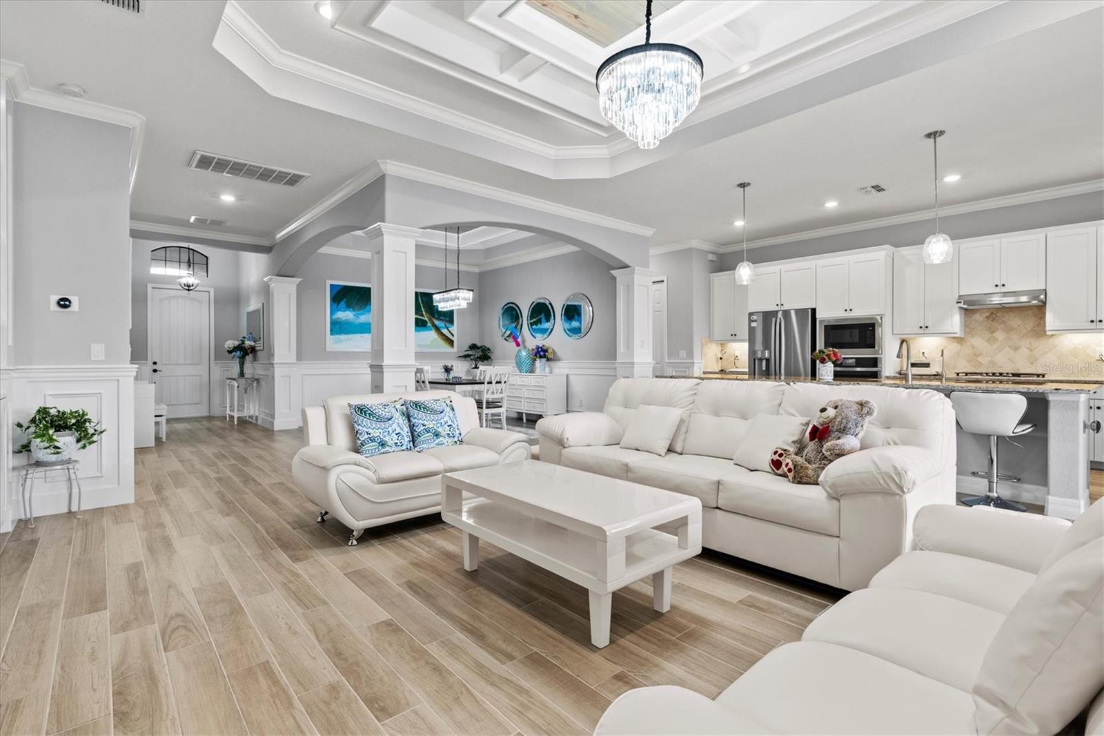 Listing photo id 12 for 5749 Cheech Glen