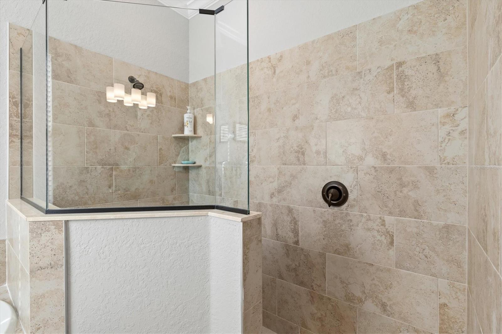 Listing photo id 21 for 5749 Cheech Glen
