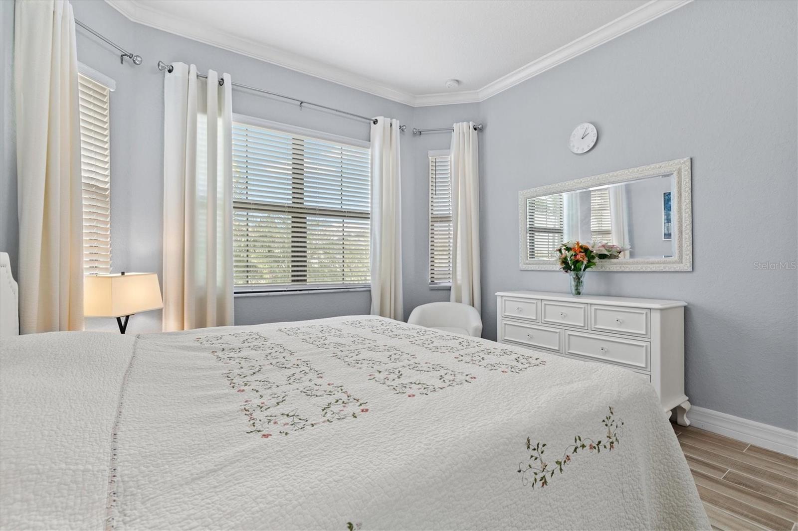 Listing photo id 23 for 5749 Cheech Glen