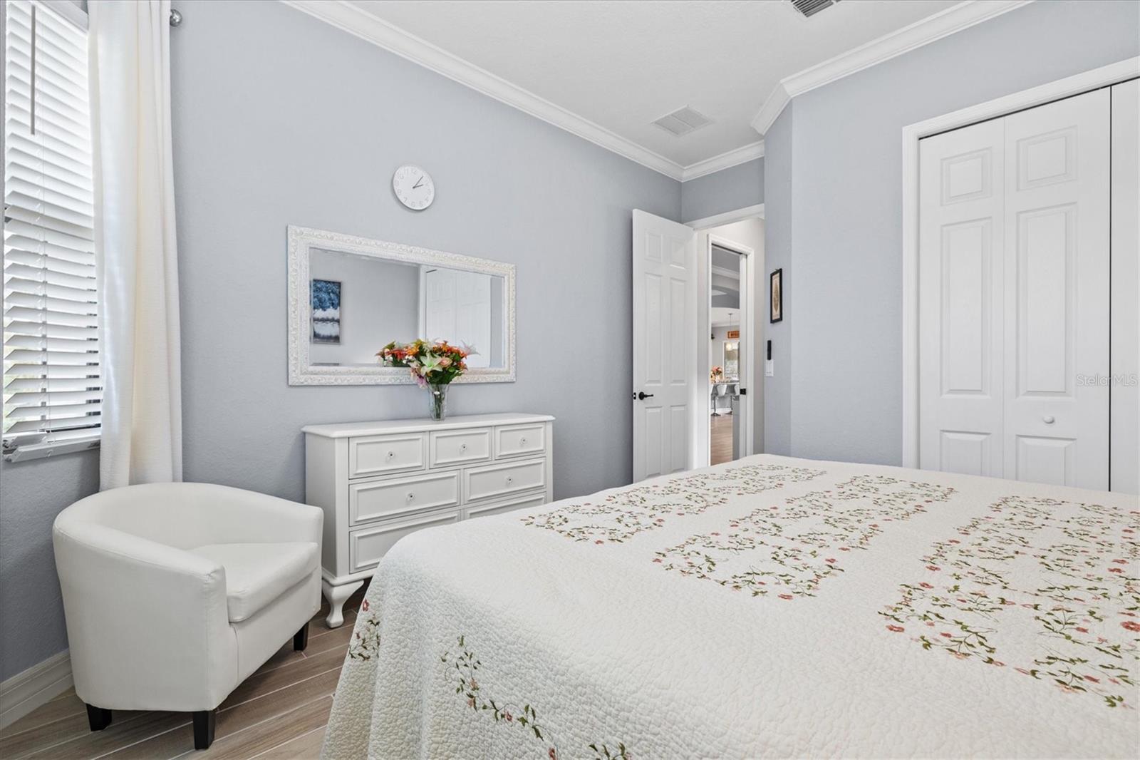 Listing photo id 24 for 5749 Cheech Glen