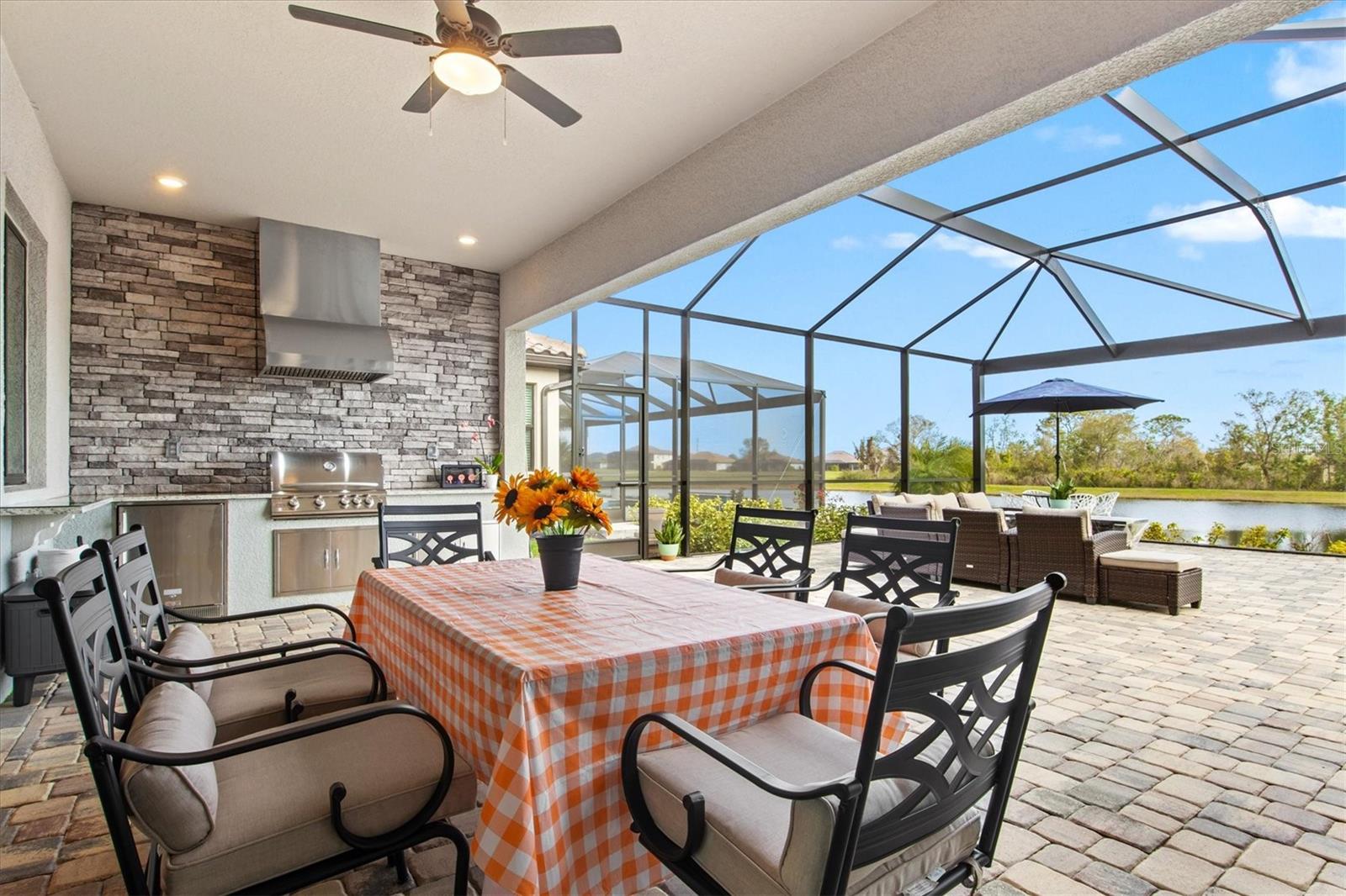 Listing photo id 29 for 5749 Cheech Glen