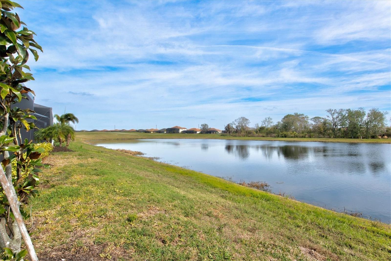 Listing photo id 40 for 5749 Cheech Glen