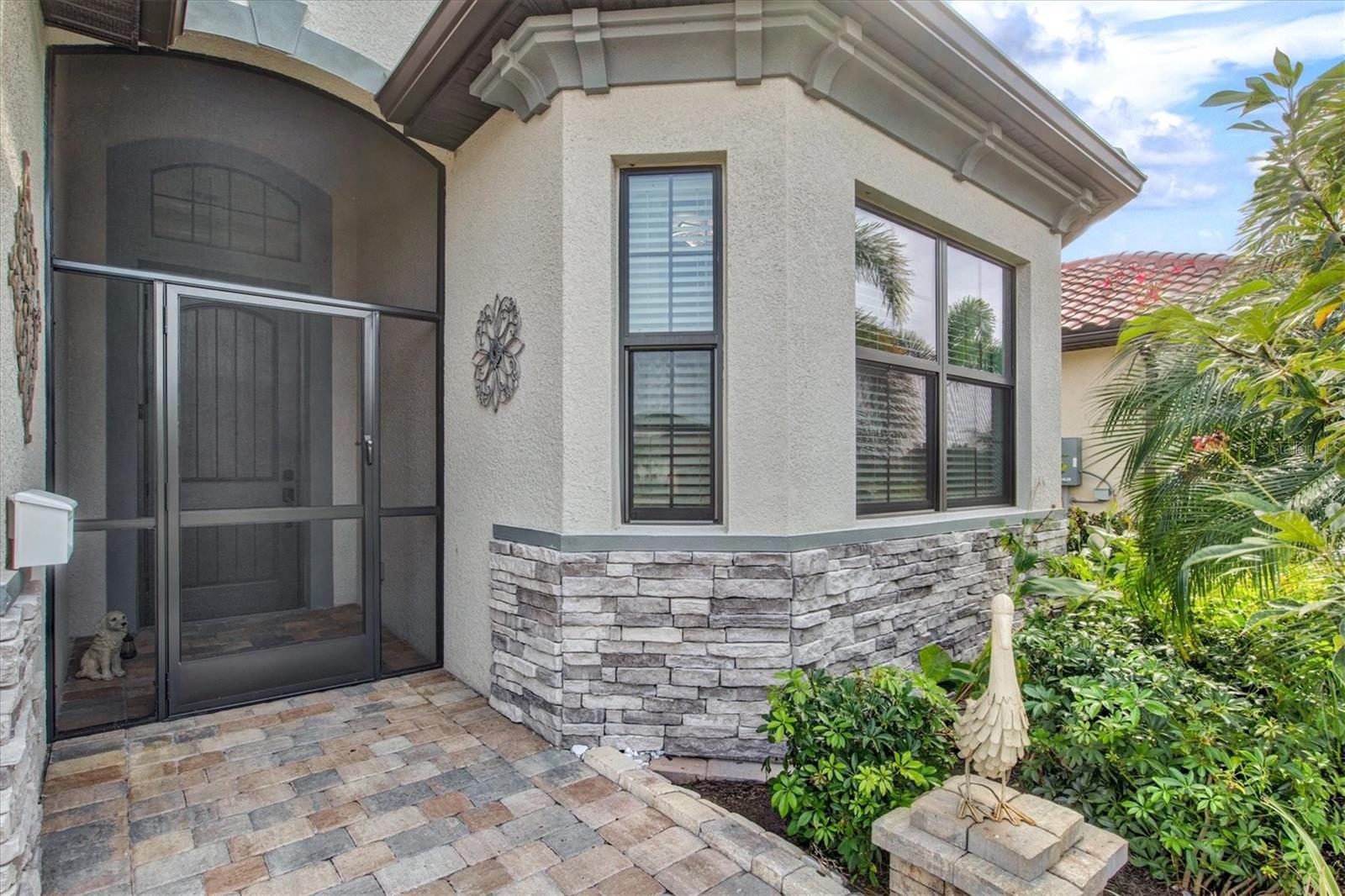 Listing photo id 4 for 5749 Cheech Glen