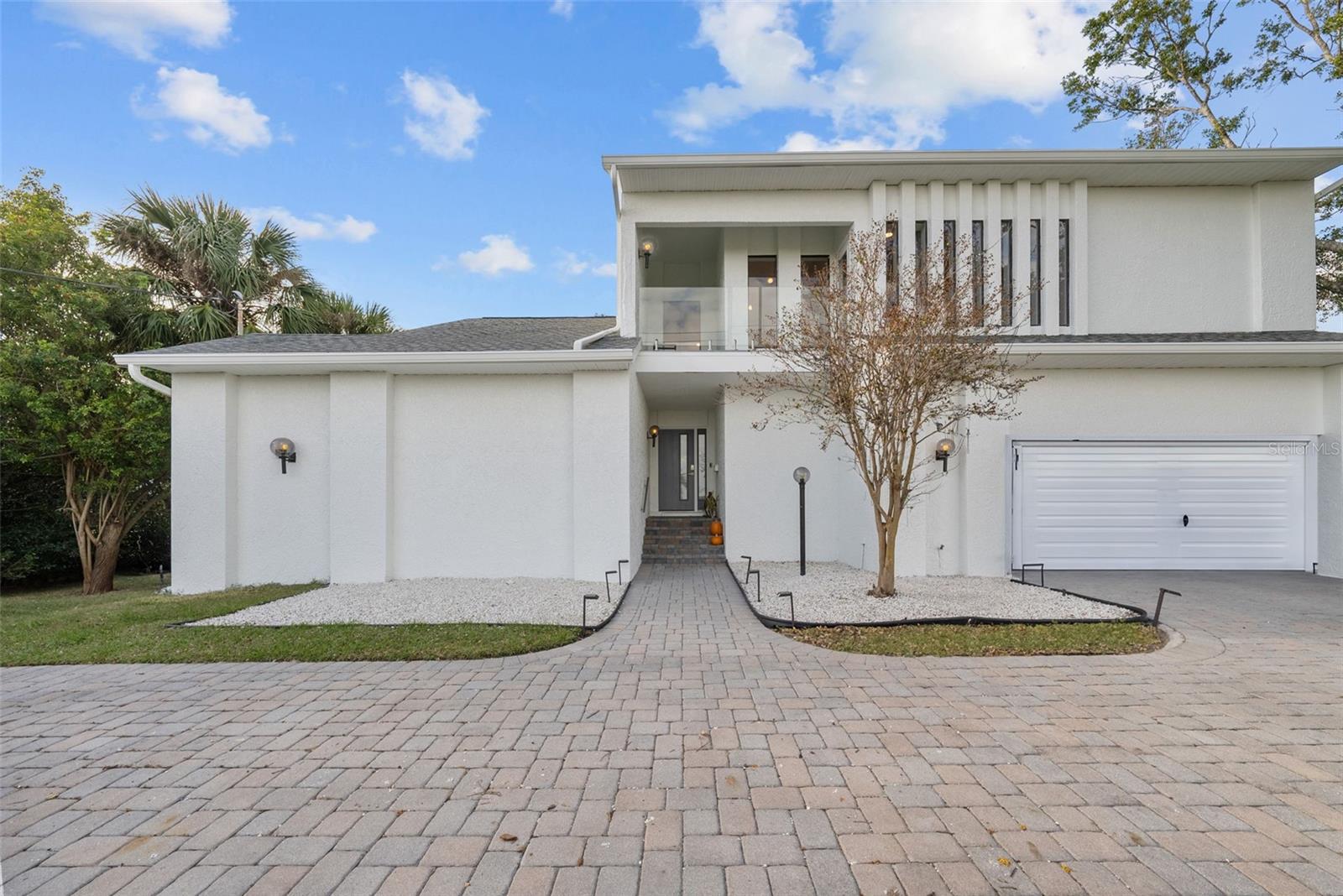 Image 3 of 57 For 746 Davis Boulevard