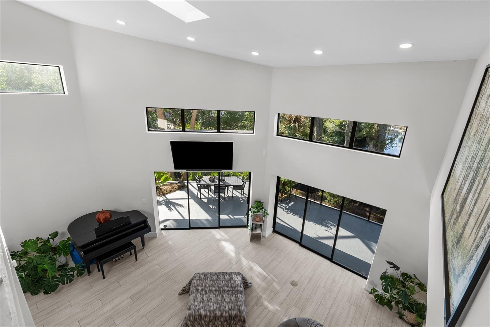 Image 31 of 57 For 746 Davis Boulevard