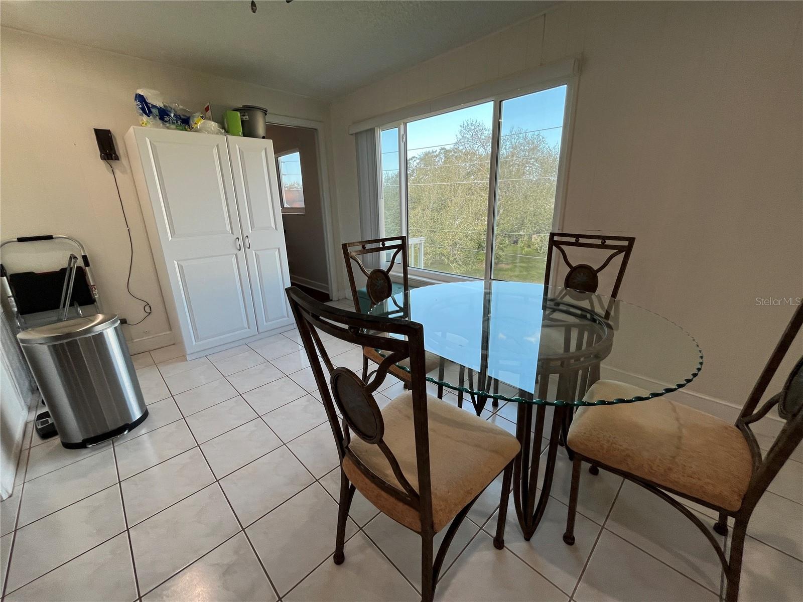 Image 14 of 42 For 2226 Switzerland Way 52