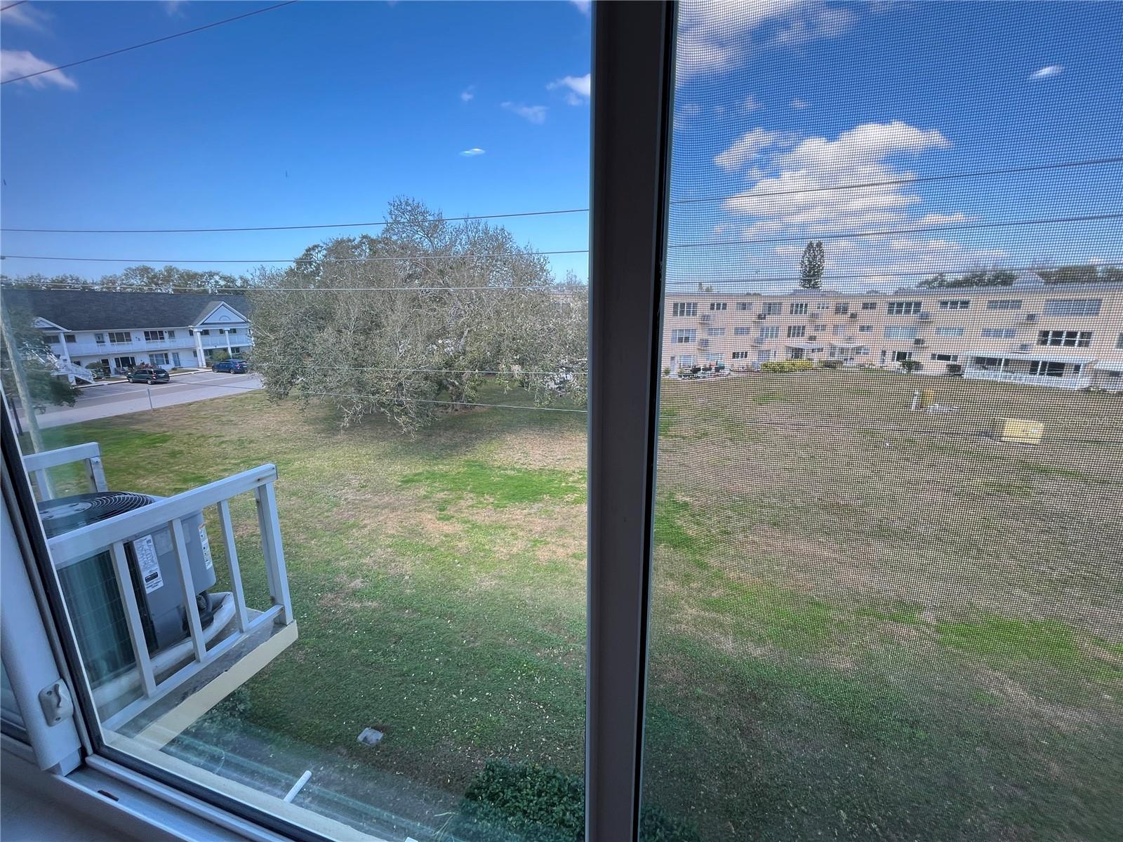 Image 16 of 42 For 2226 Switzerland Way 52