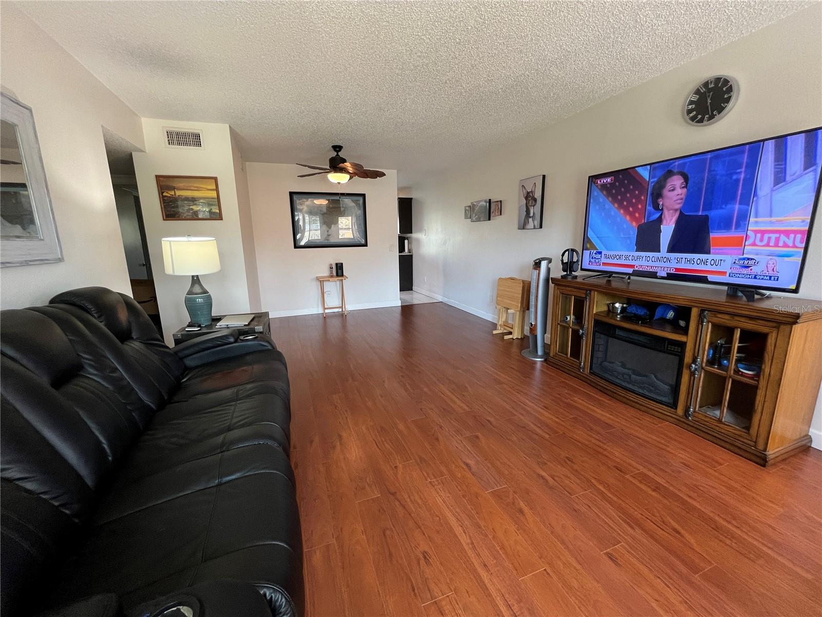 Image 4 of 42 For 2226 Switzerland Way 52
