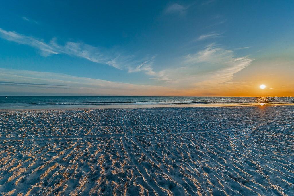 Image 93 of 100 For 15912 Gulf Boulevard