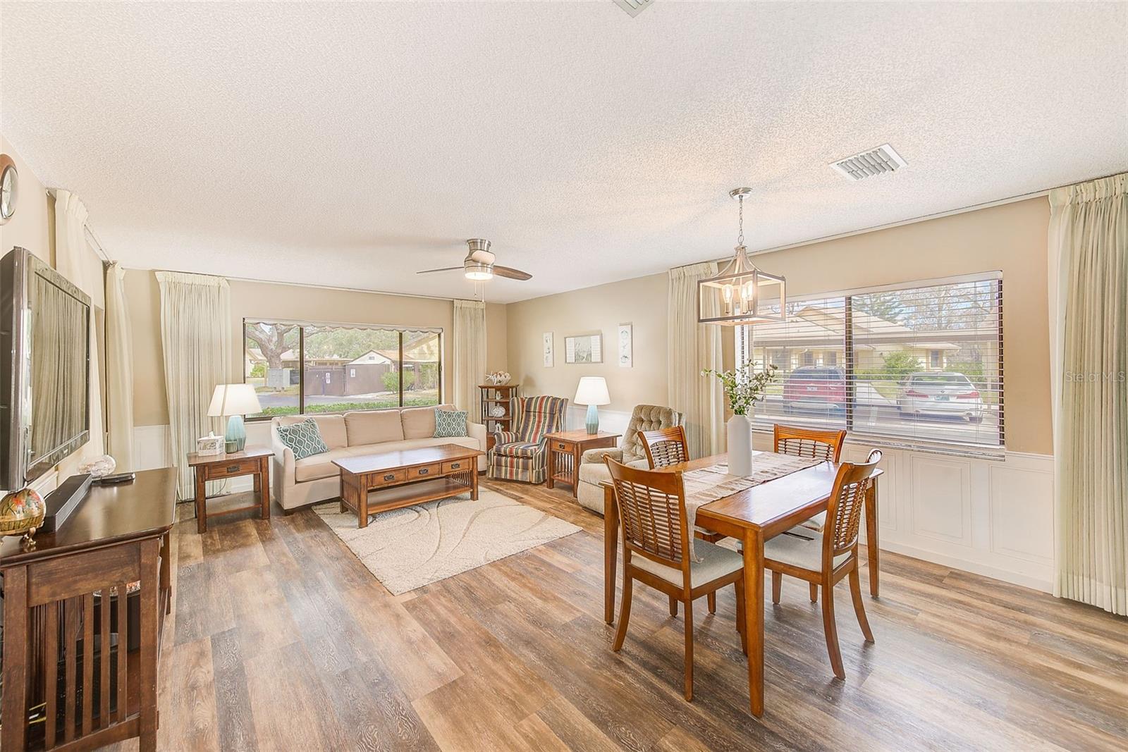 Image 4 of 28 For 2546 Oakleaf Lane 35d
