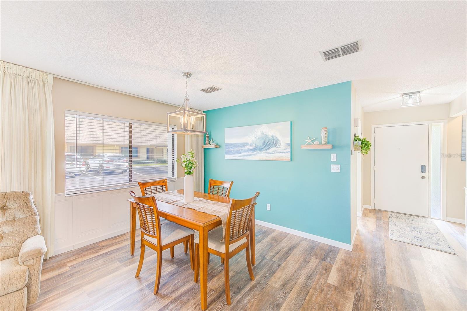 Image 5 of 28 For 2546 Oakleaf Lane 35d