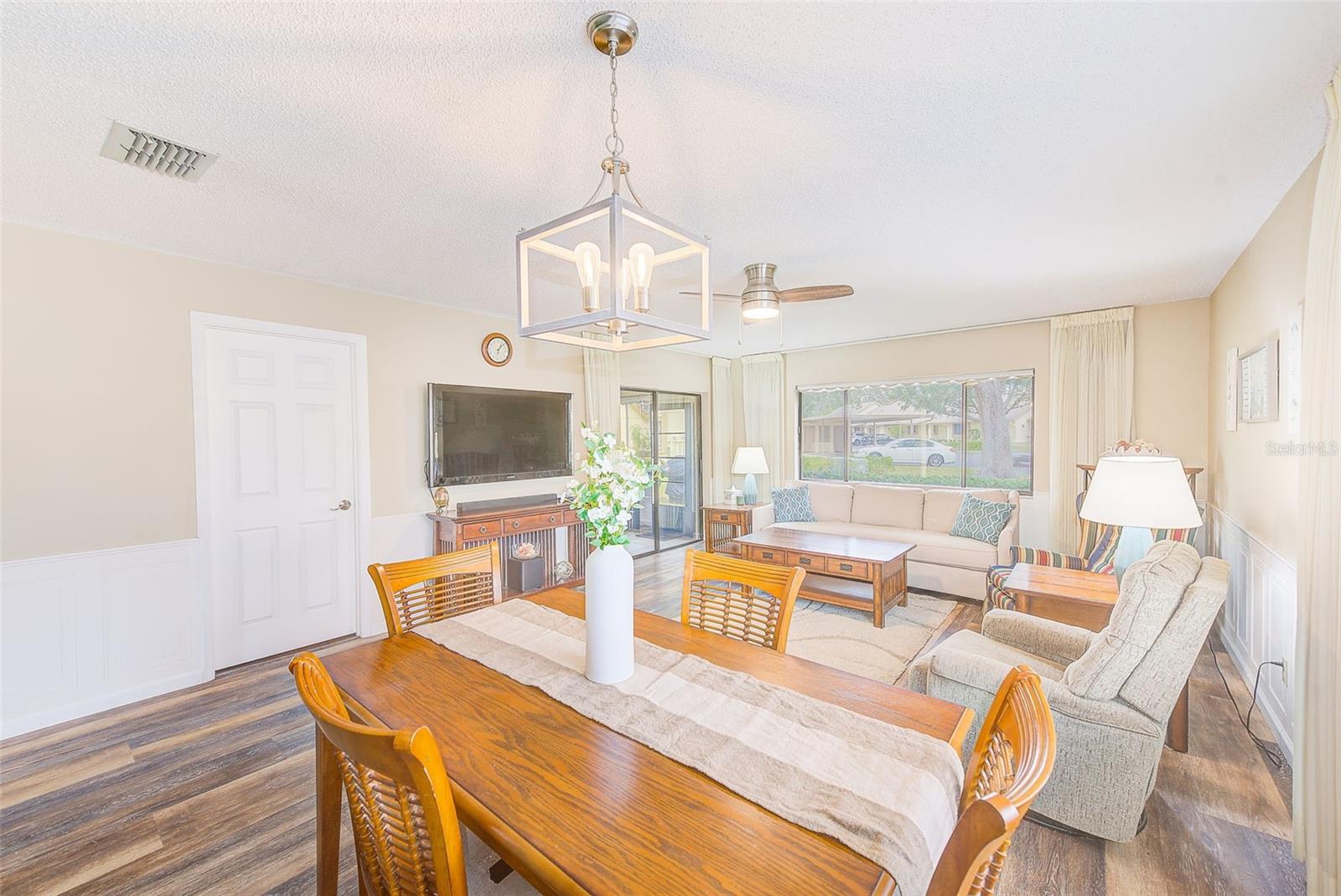Image 6 of 28 For 2546 Oakleaf Lane 35d