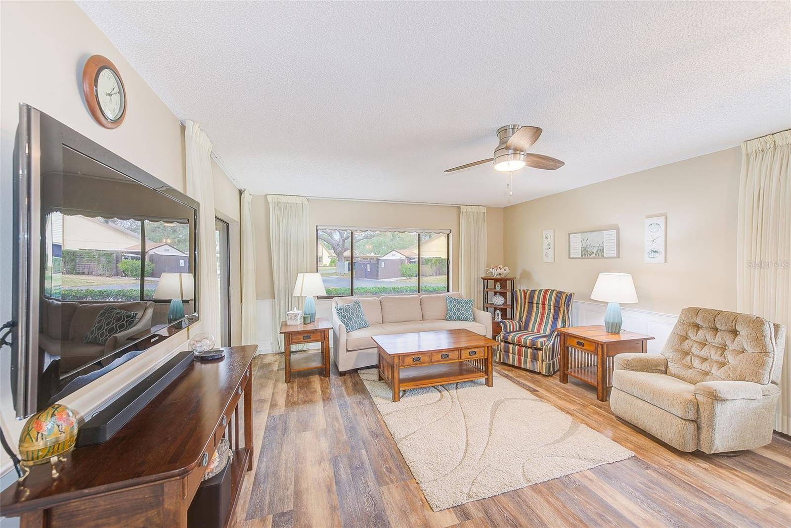 Image 7 of 28 For 2546 Oakleaf Lane 35d