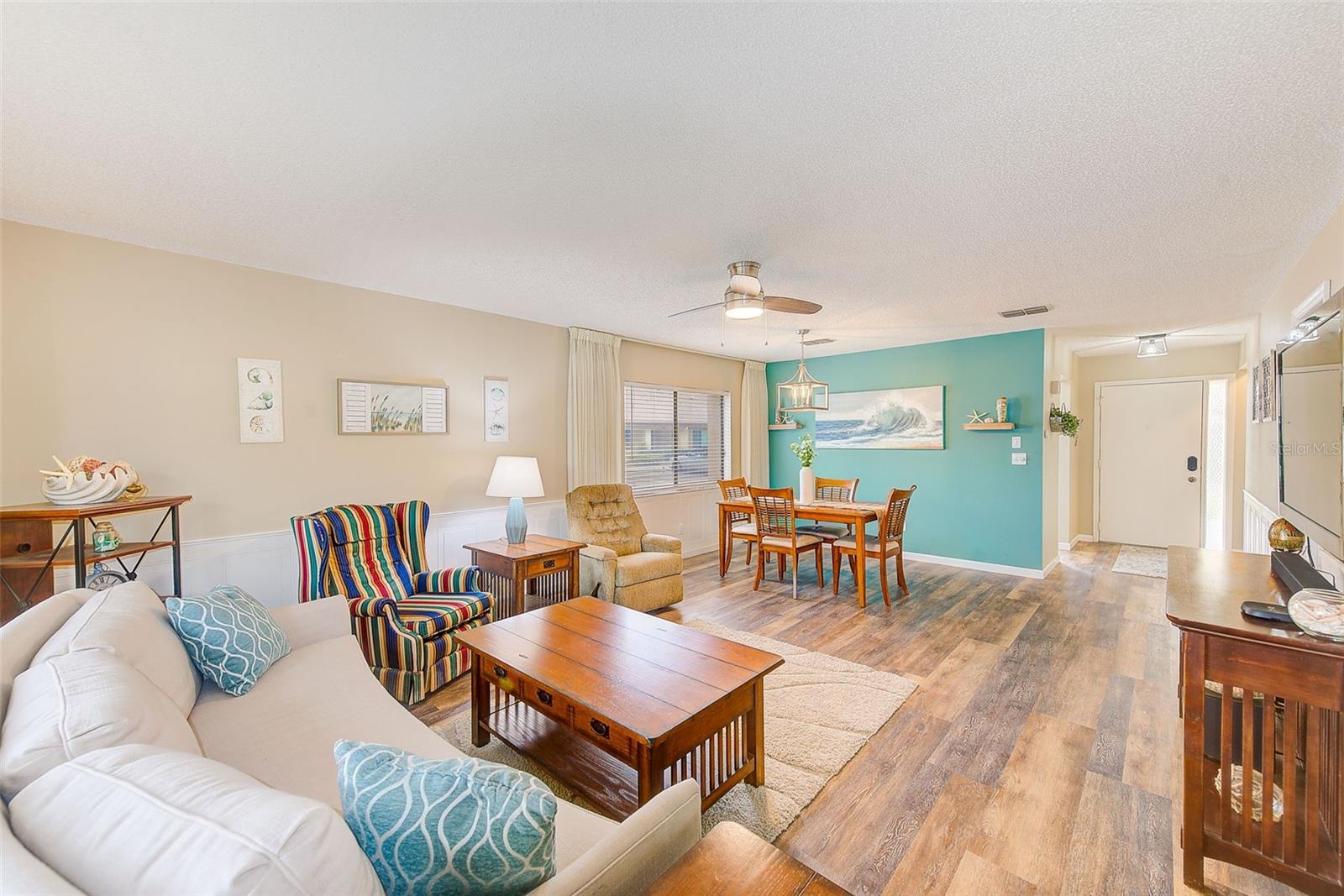 Image 9 of 28 For 2546 Oakleaf Lane 35d