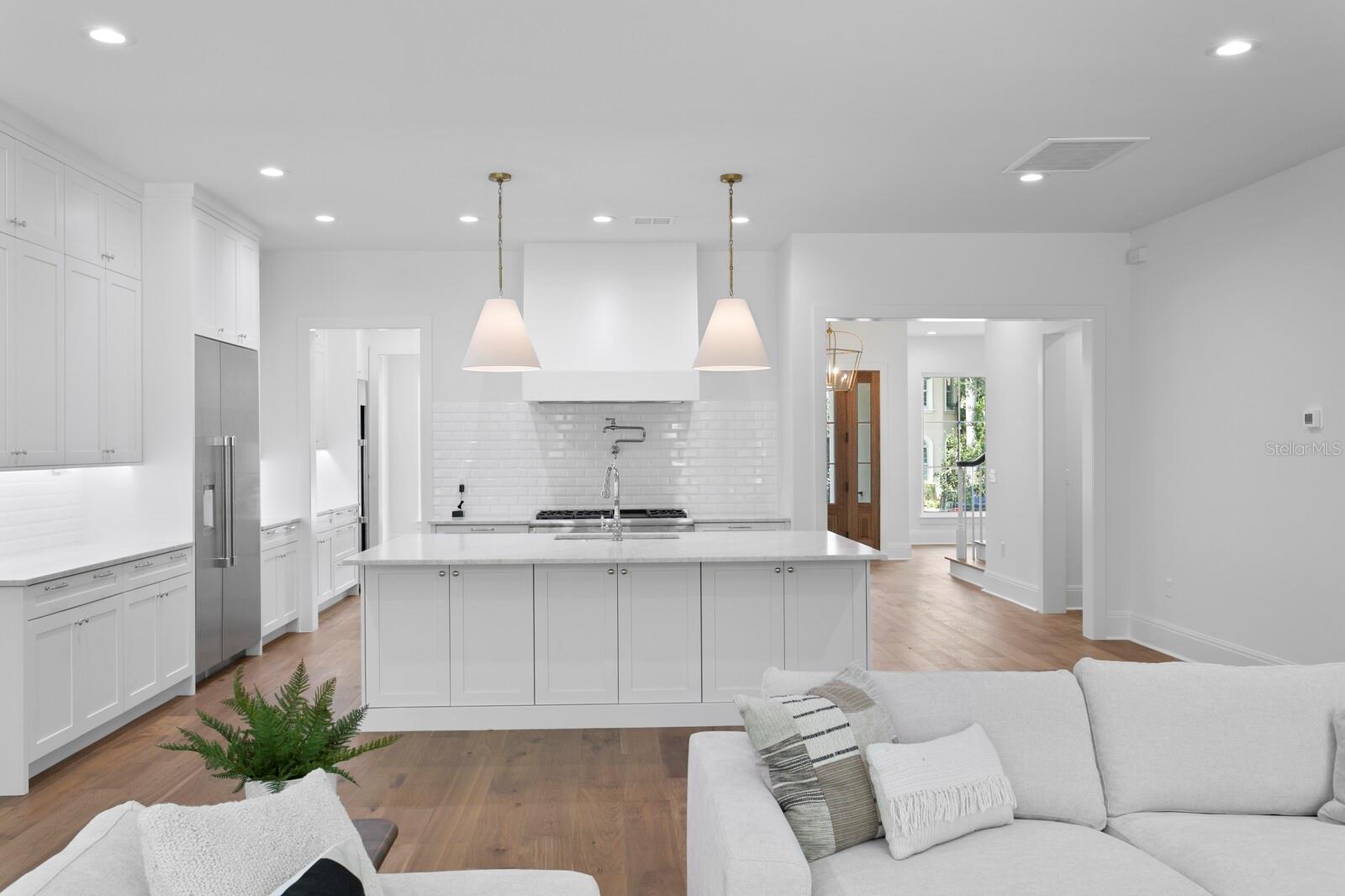 Image 90 of 100 For 4614 Tennyson Avenue