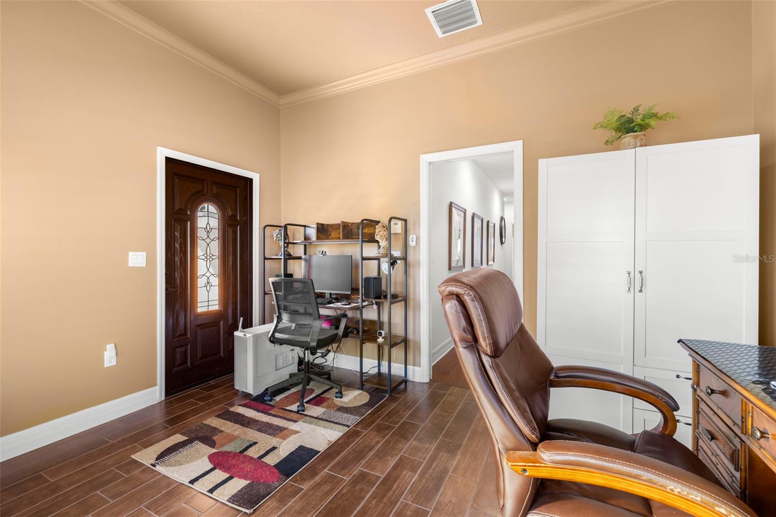 Listing photo id 41 for 14739 Vista View Court