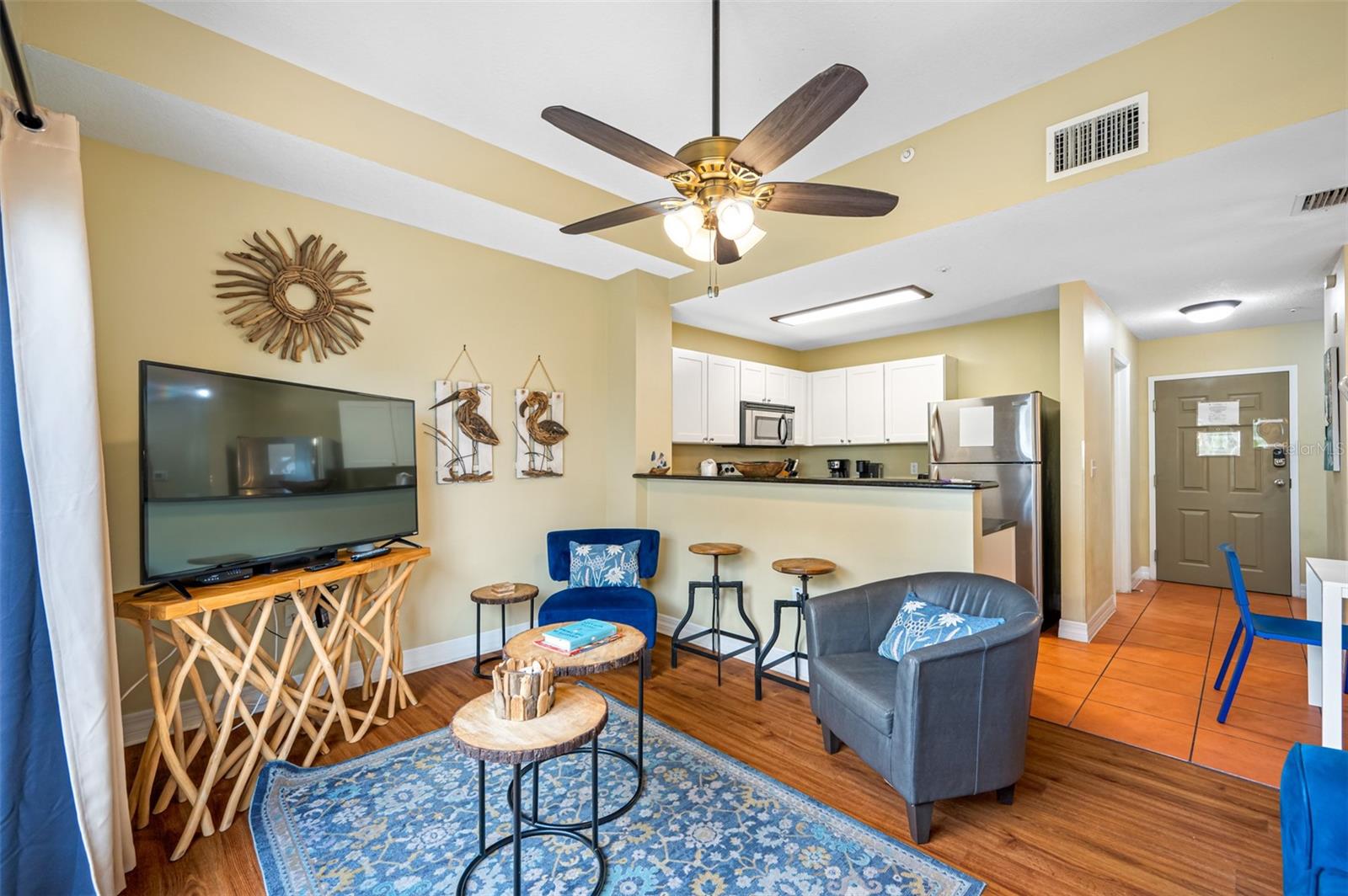 Image 12 of 56 For 13235 Gulf Boulevard 306