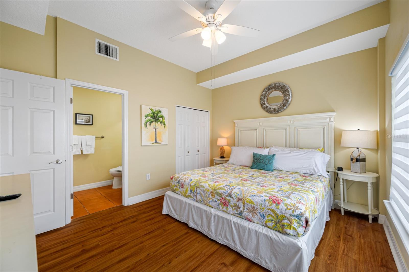 Image 17 of 56 For 13235 Gulf Boulevard 306
