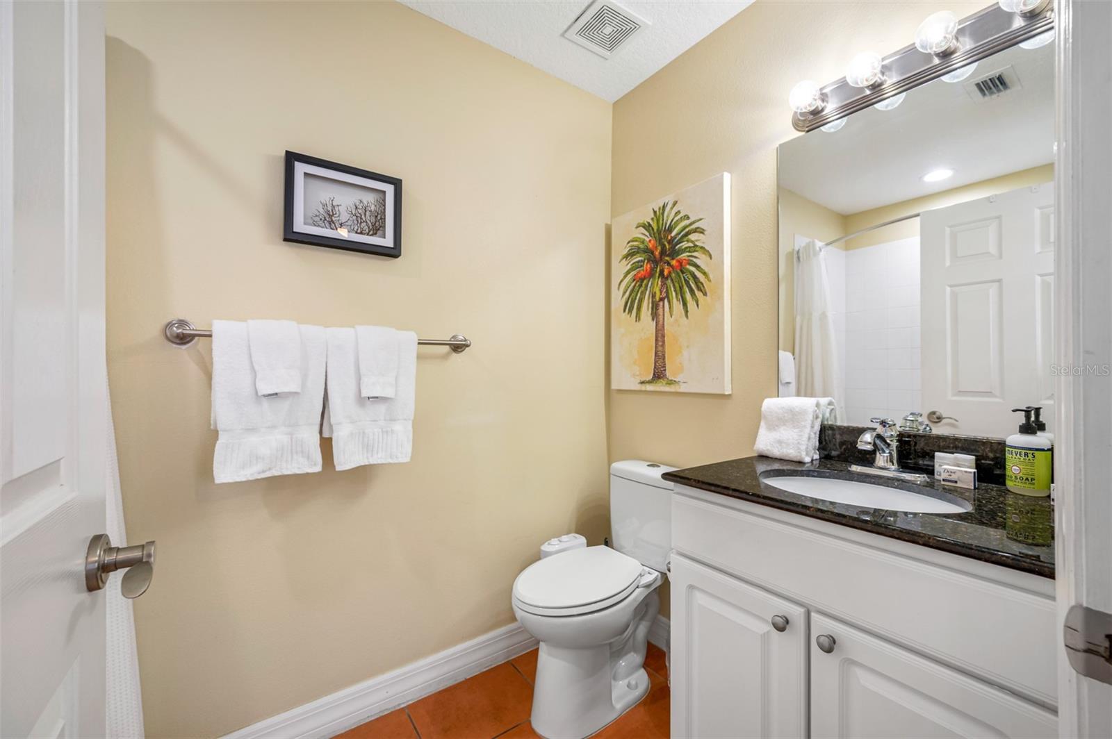 Image 18 of 56 For 13235 Gulf Boulevard 306