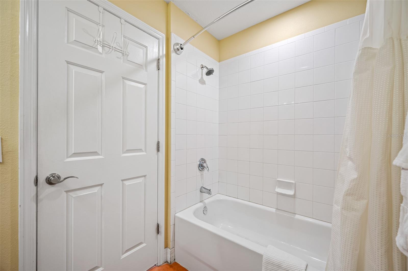 Image 20 of 56 For 13235 Gulf Boulevard 306