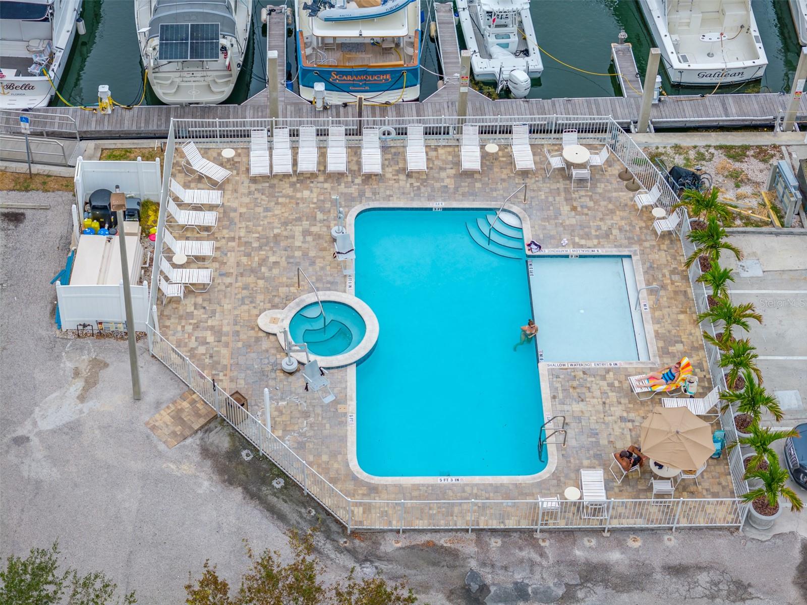 Image 34 of 56 For 13235 Gulf Boulevard 306