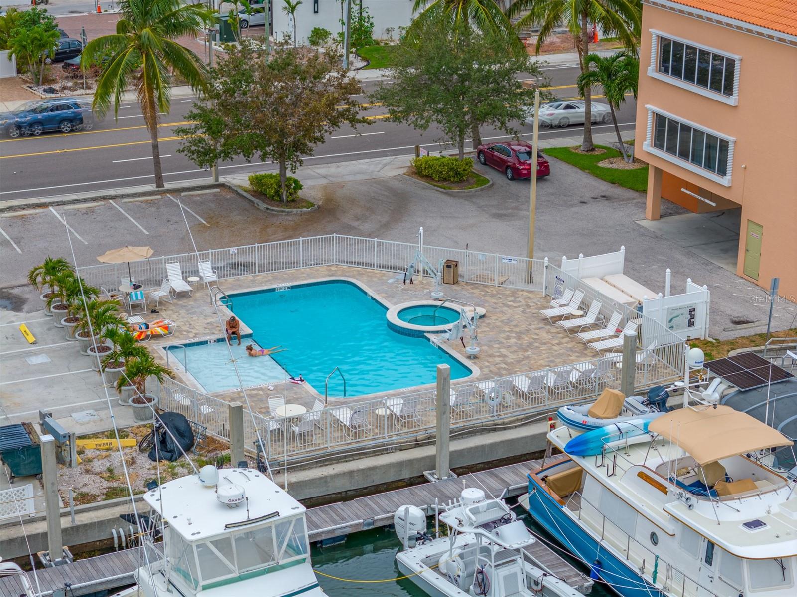 Image 38 of 56 For 13235 Gulf Boulevard 306