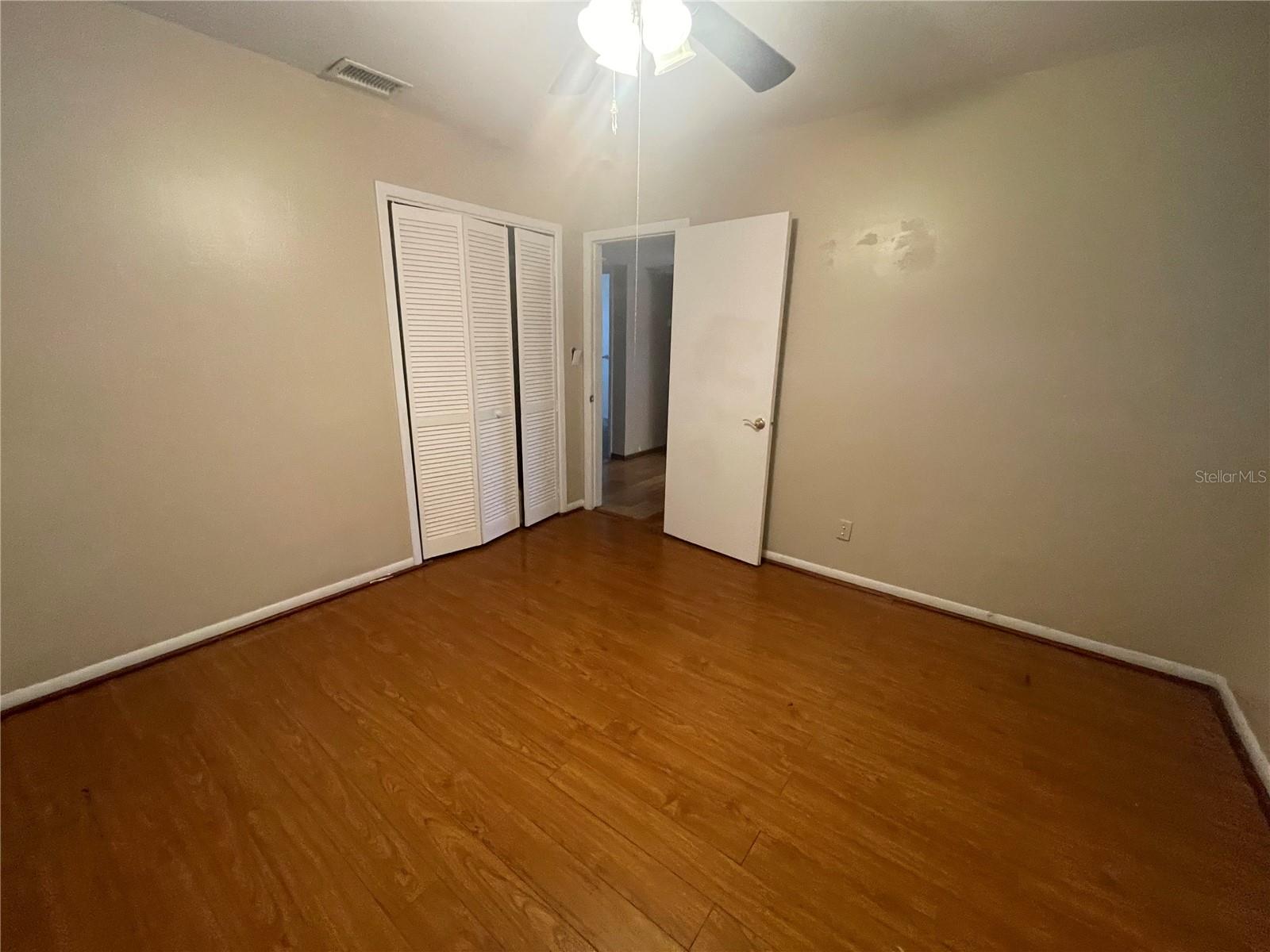 Listing photo id 8 for 540 Florida Circle S