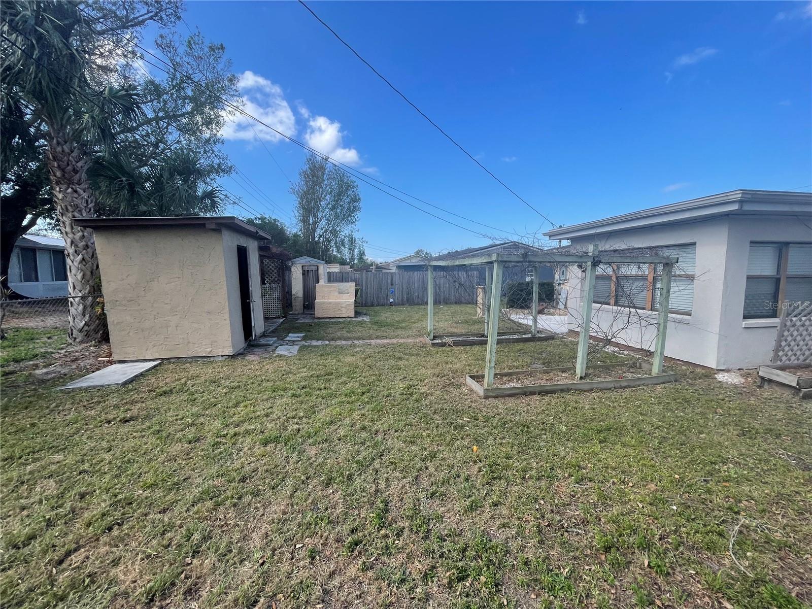 Listing photo id 11 for 540 Florida Circle S