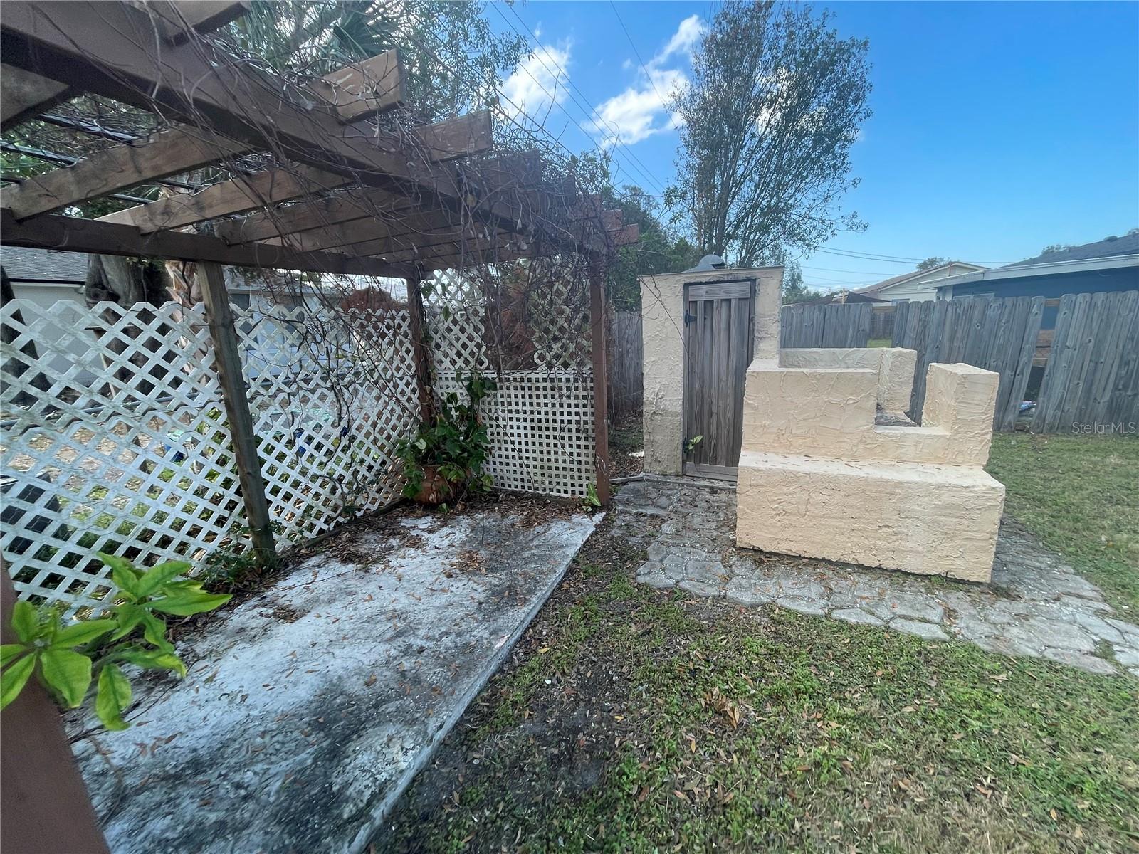 Listing photo id 14 for 540 Florida Circle S