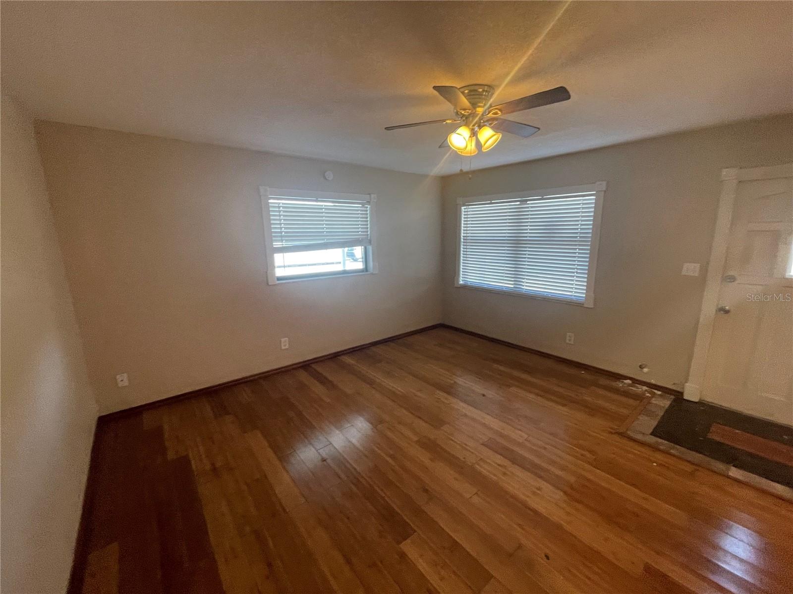 Listing photo id 2 for 540 Florida Circle S