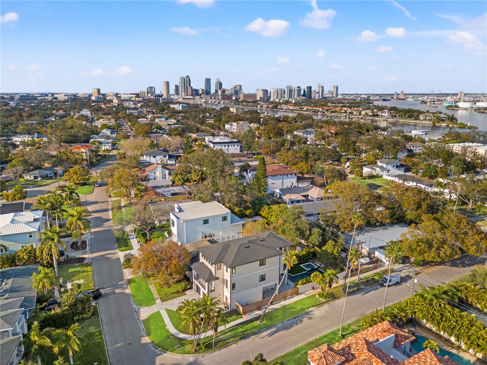 Listing photo id 50 for 531 Danube Avenue