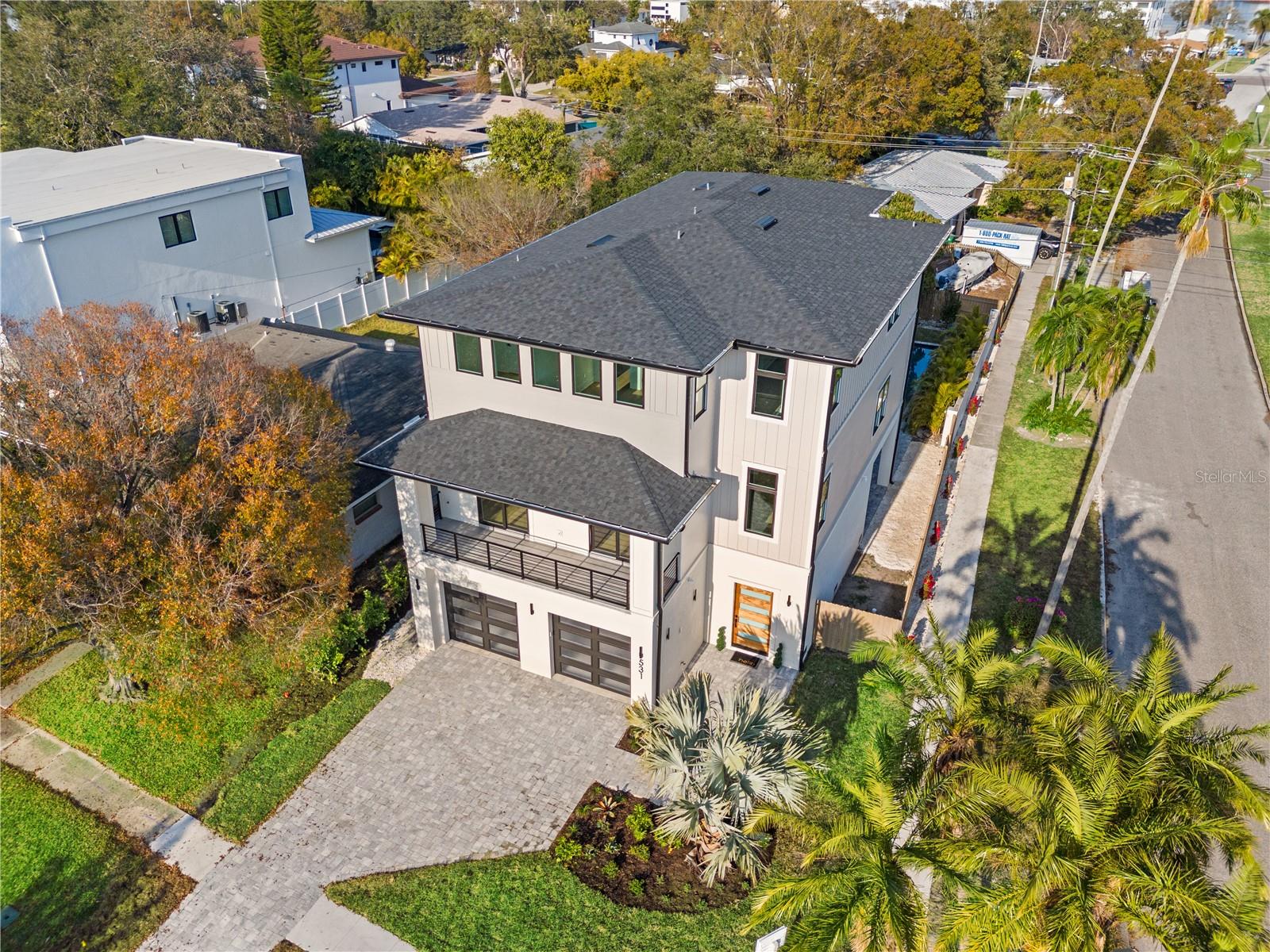 Listing photo id 51 for 531 Danube Avenue