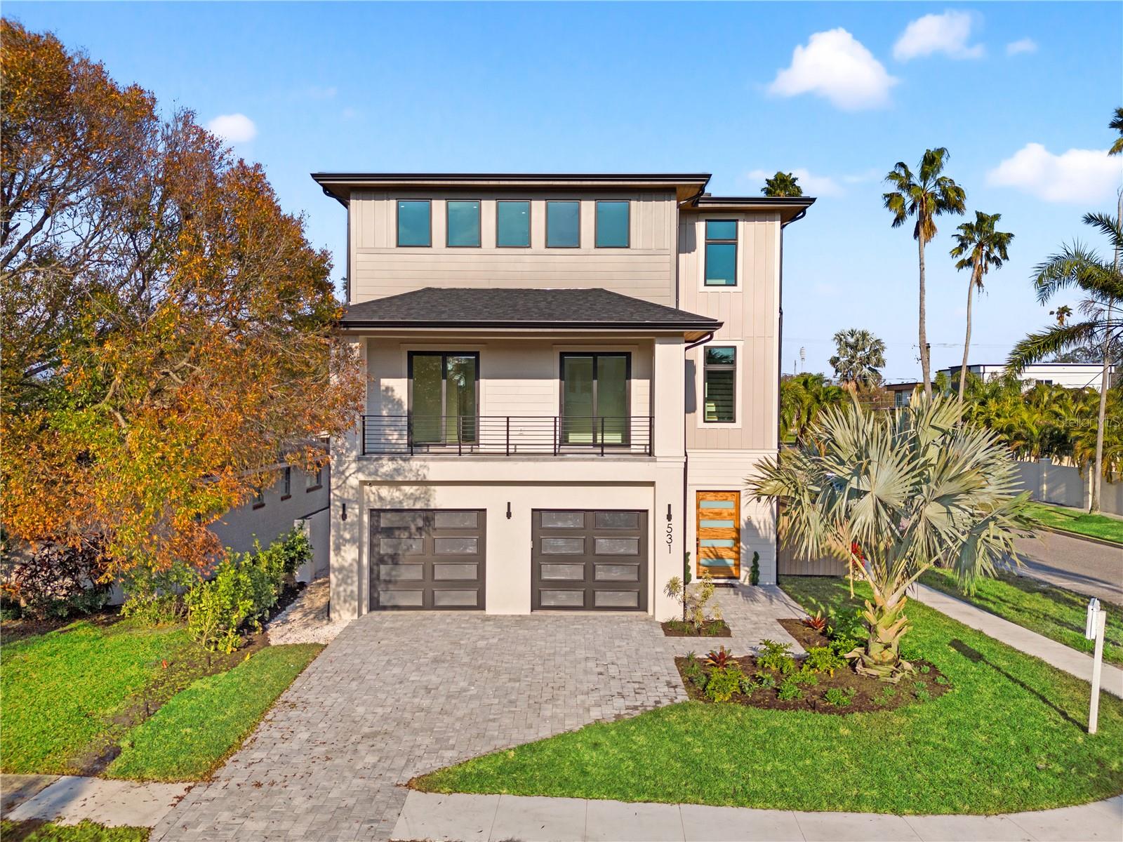 Listing photo id 52 for 531 Danube Avenue