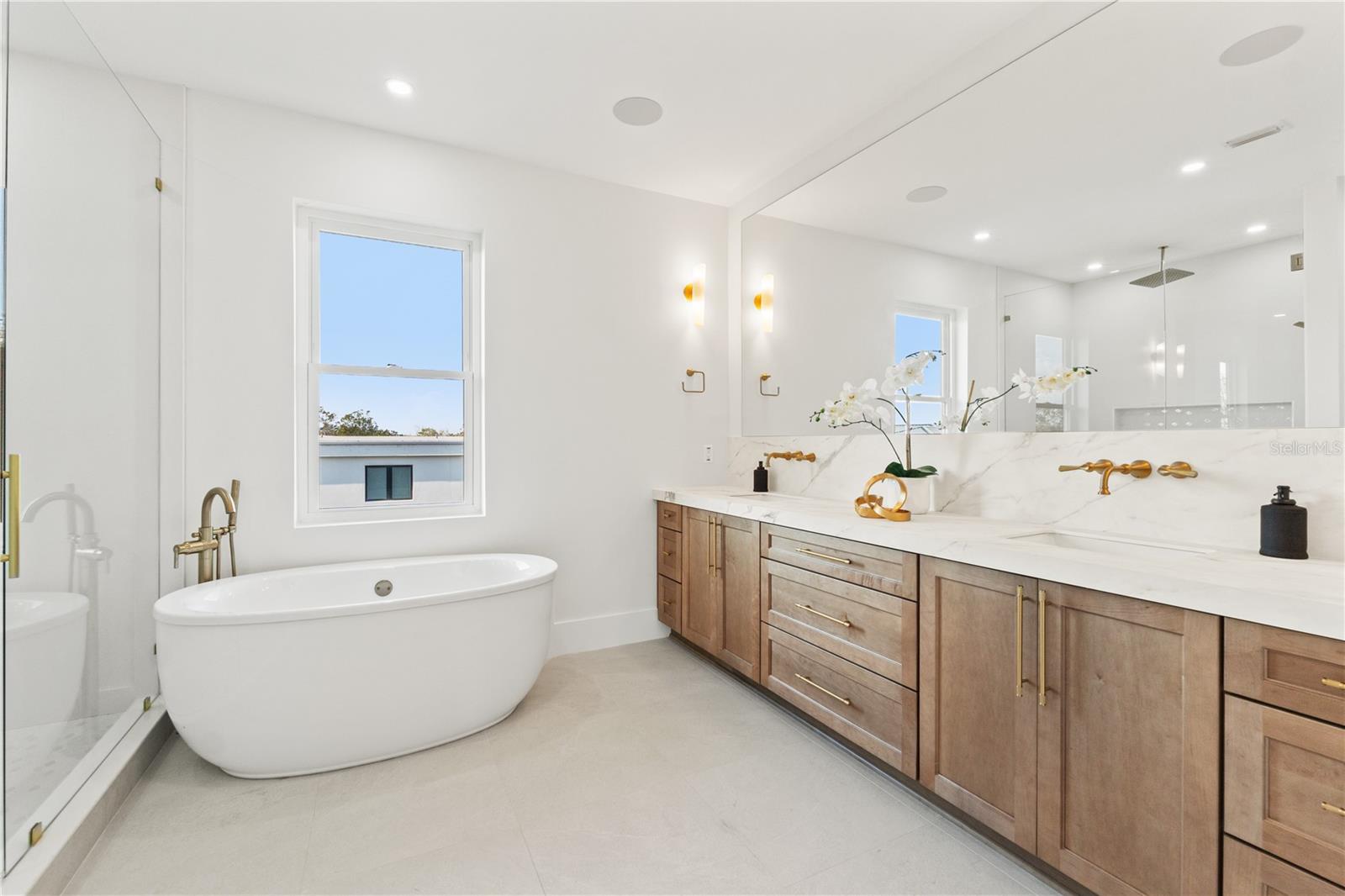 Image 75 of 100 For 531 Danube Avenue