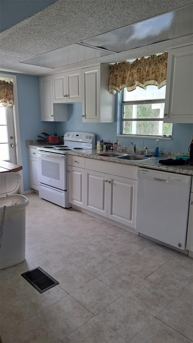 Image 18 of 27 For 6275 Us-441 Highway Se