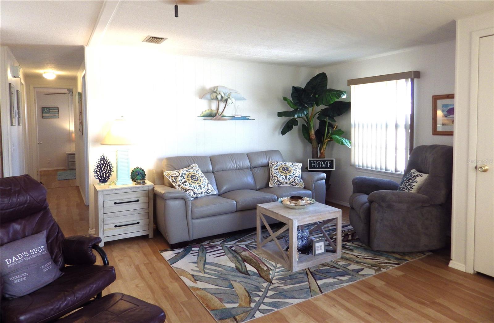Image 12 of 27 For 574 Queen Palm Street