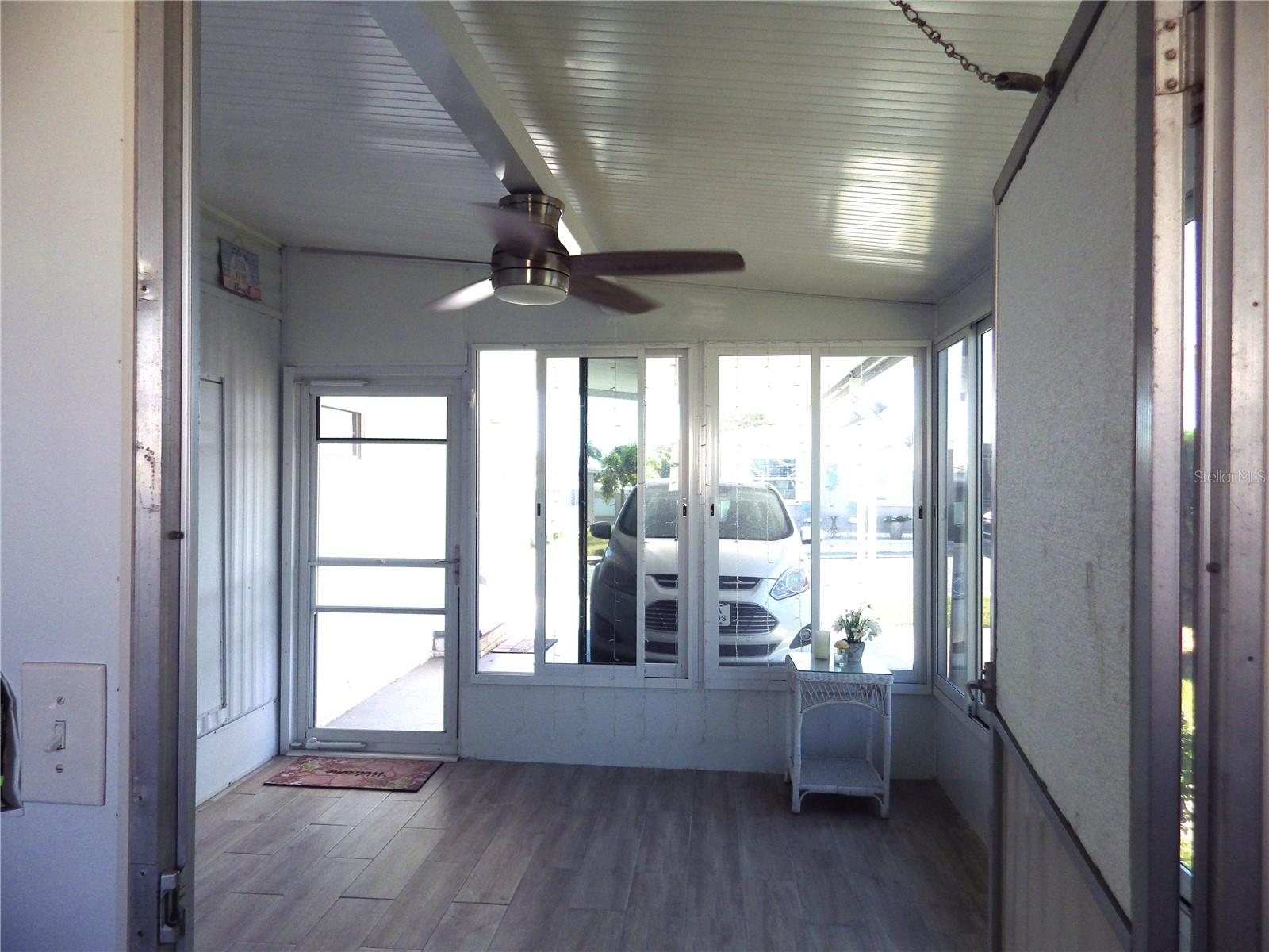 Image 28 of 35 For 574 Queen Palm Street