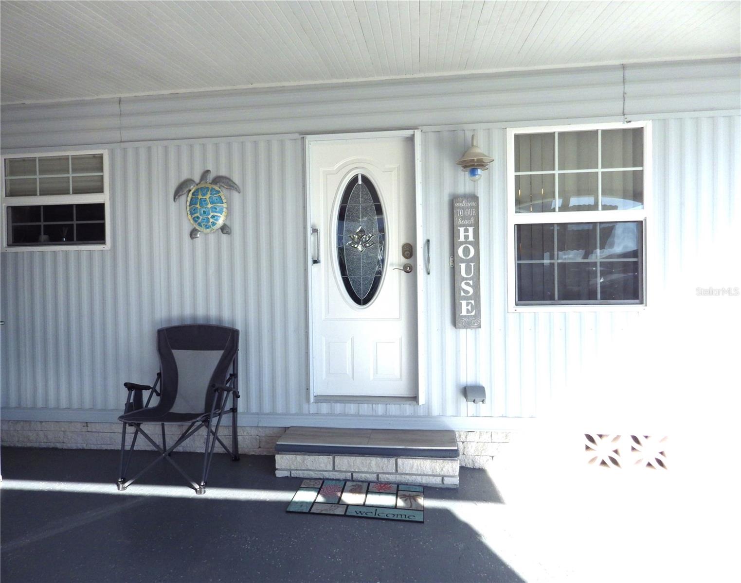 Image 3 of 27 For 574 Queen Palm Street