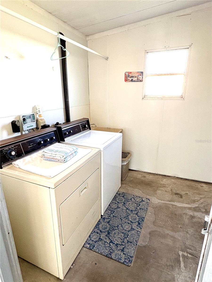 Image 35 of 35 For 574 Queen Palm Street